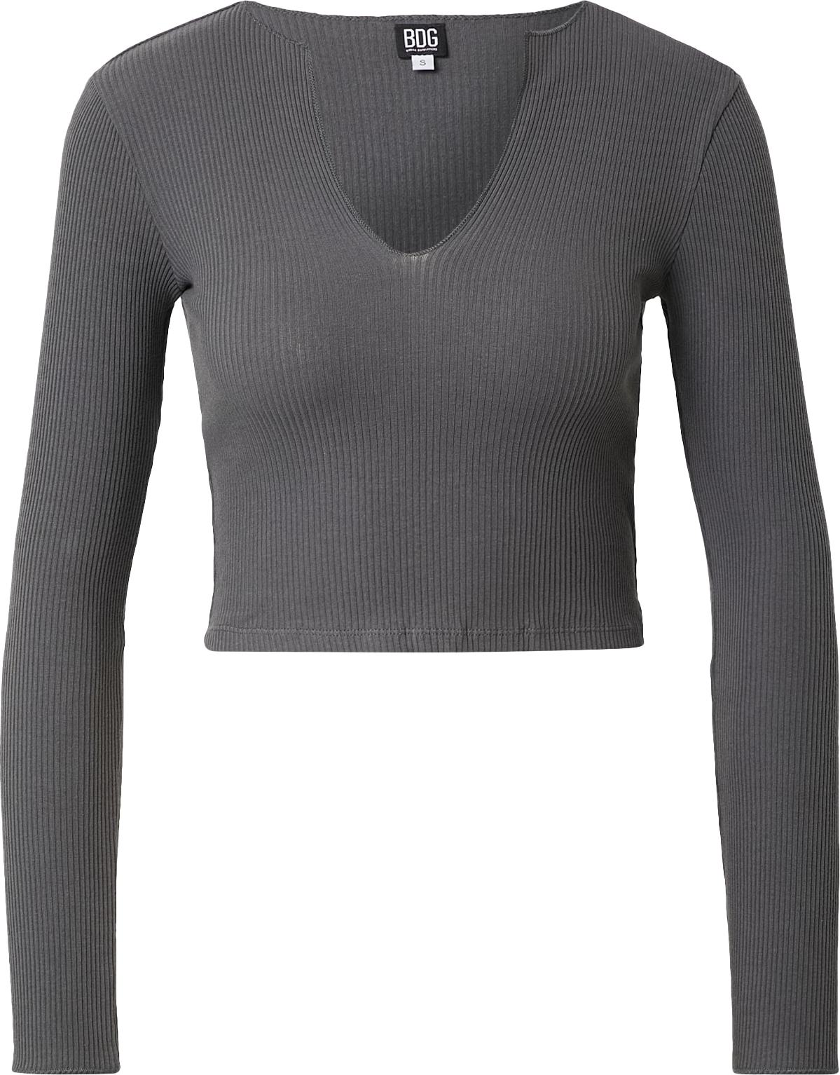 BDG Urban Outfitters Tričko 'NALA NOTCH' šedá